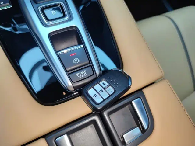 Honda Honda UR-V 2020 370TURBO 2WD Premium Elegance Edition — Фото автомобиля 8
