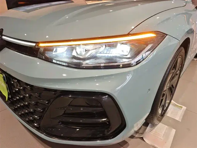 Volkswagen Passat — Фото автомобиля 23