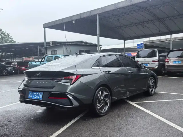 Hyundai Elantra — Фото автомобиля 4