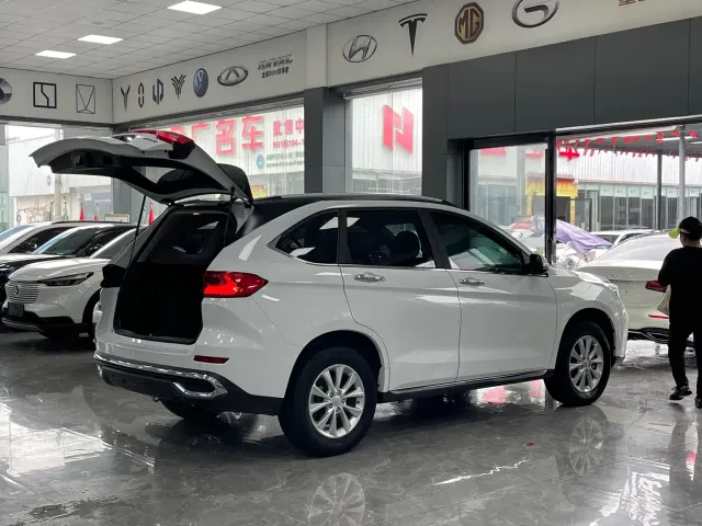 Haval M6 — Фото автомобиля 16