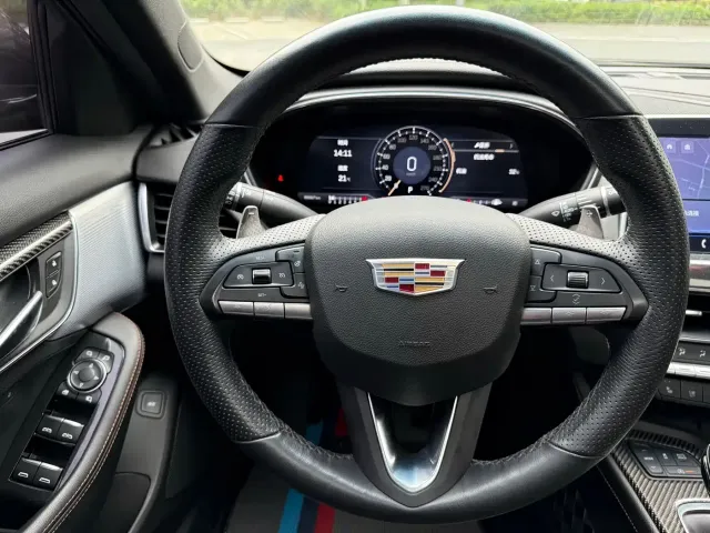 Cadillac CT5 — Фото автомобиля 15