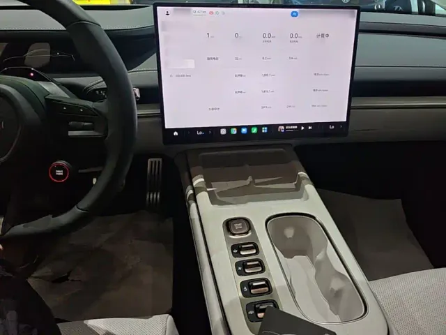 Xiaomi SU7 — Фото автомобиля 9
