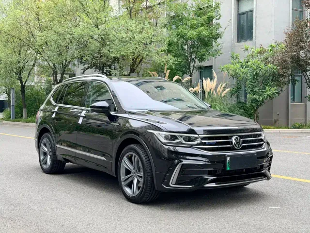 Volkswagen Tiguan L PHEV — Фото автомобиля 3