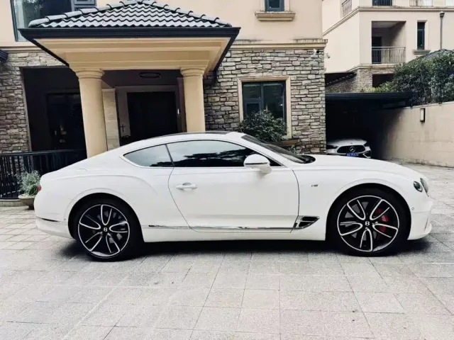 Bentley Continental — Фото автомобиля 9