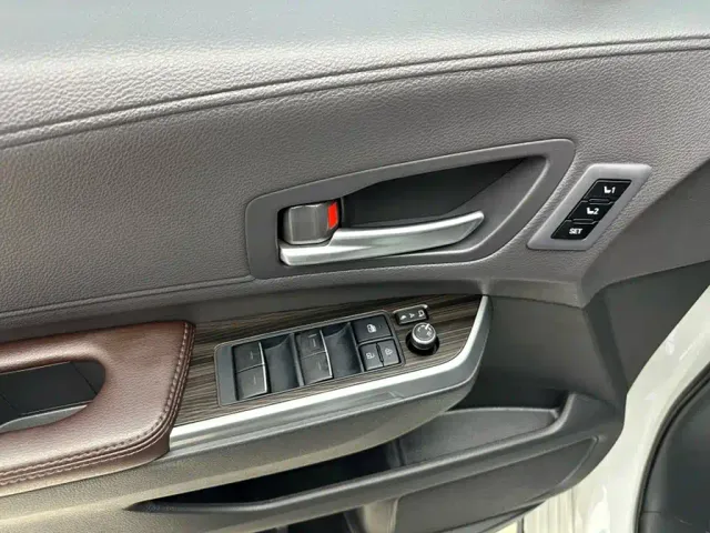 Toyota Sienna — Фото автомобиля 13
