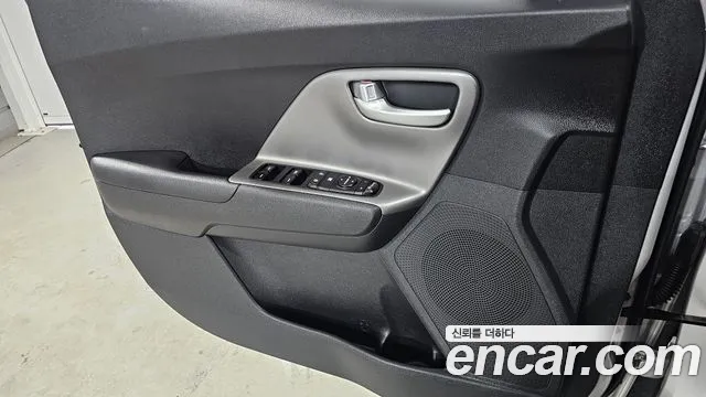Kia Niro — Фото автомобиля 13