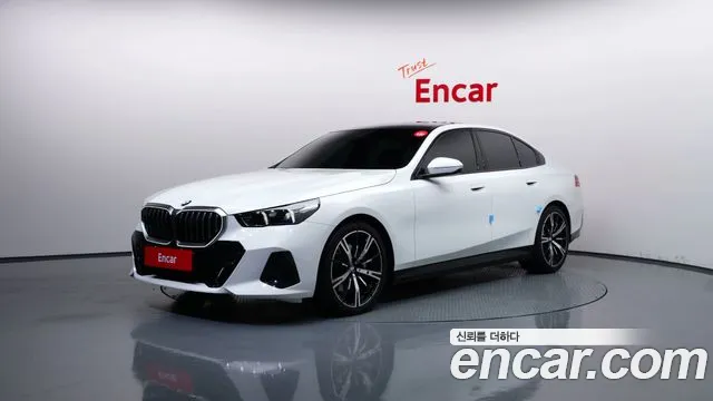 Фотография автомобиля — BMW 5 Series