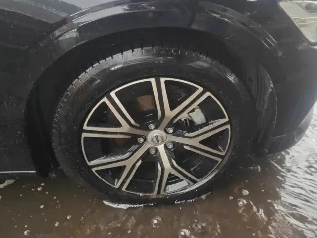 Volvo S60 — Фото автомобиля 6