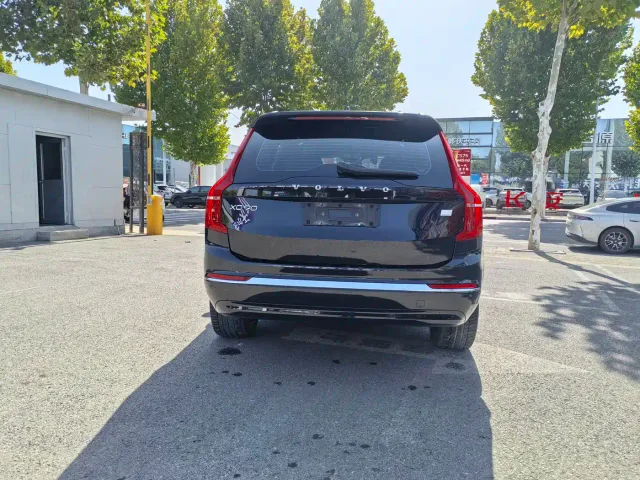 Volvo XC90 — Фото автомобиля 11