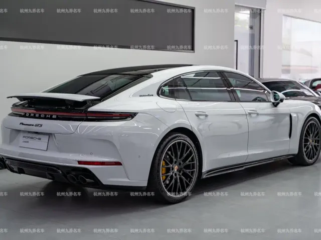 Porsche Panamera — Фото автомобиля 7
