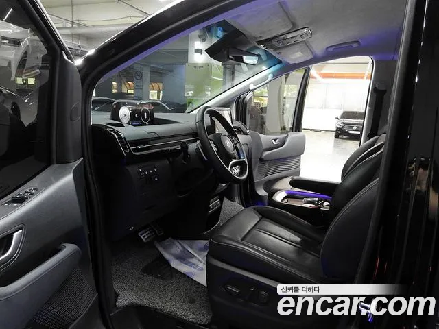 Hyundai Staria Staria Lounge 9 мест — Фото автомобиля 5