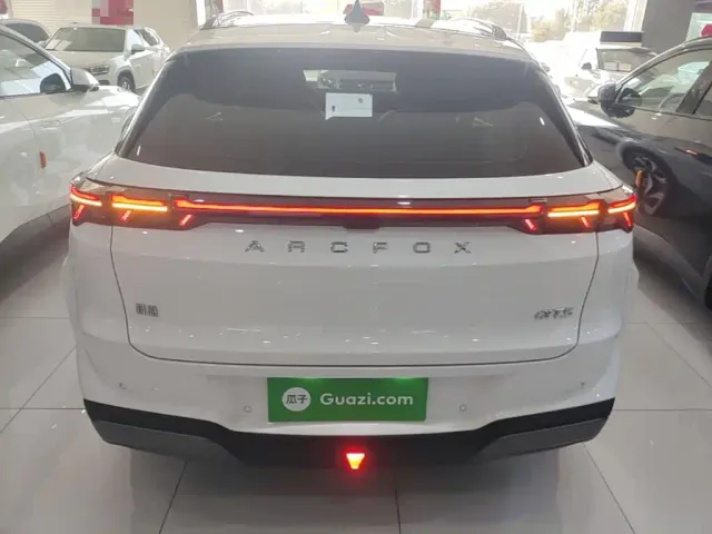 Arcfox Alpha T5 — Фото автомобиля 5