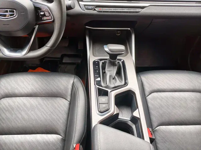 Geely Emgrand — Фото автомобиля 7