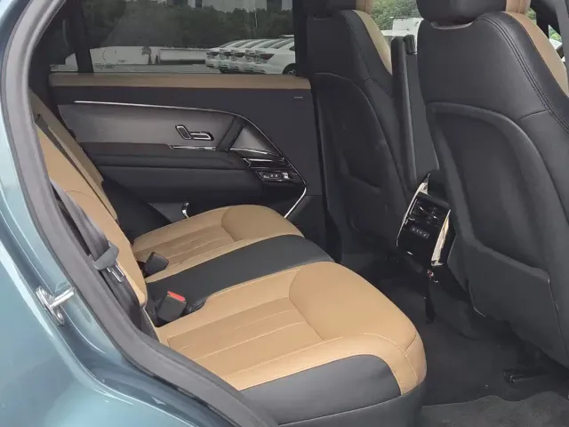 Land Rover Range Rover Sport — Фото автомобиля 7