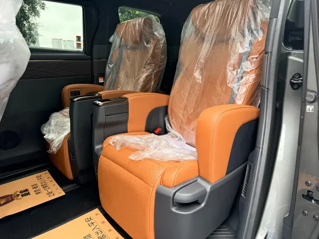 Toyota Vellfire — Фото автомобиля 14