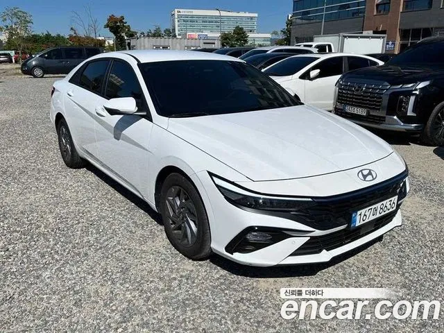 Hyundai Avante CN7 — Фото автомобиля 2