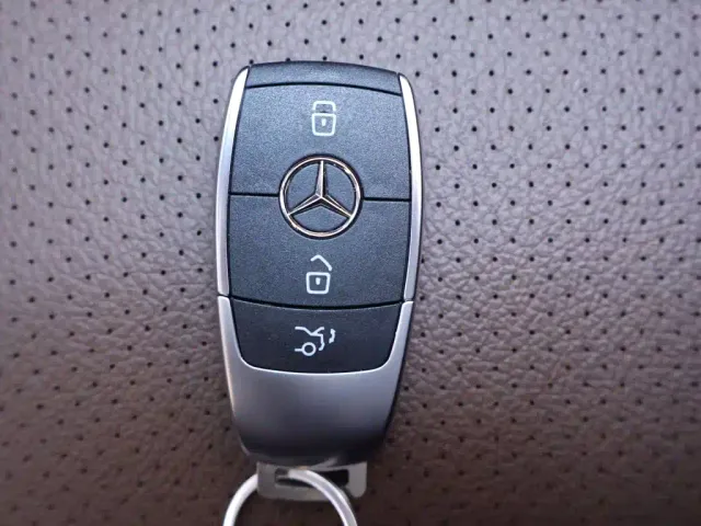 Mercedes-Benz GLE-Class — Фото автомобиля 25