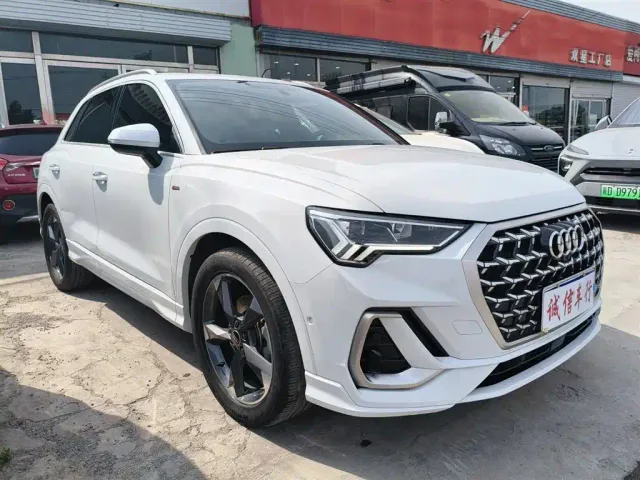 Audi Q3 — Фото автомобиля 3