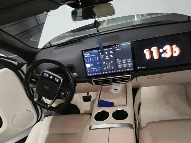 Li Auto L7 — Фото автомобиля 12