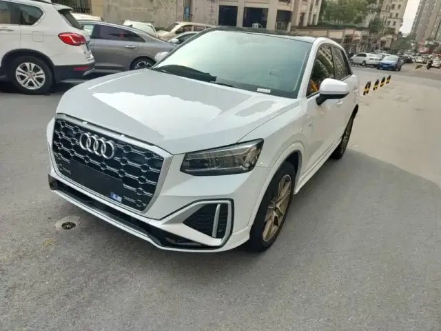 Фотография автомобиля — Audi Q2L