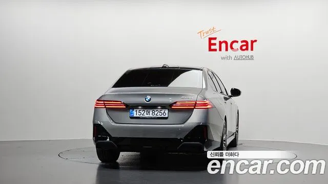 BMW 5 Series G60 — Фото автомобиля 4