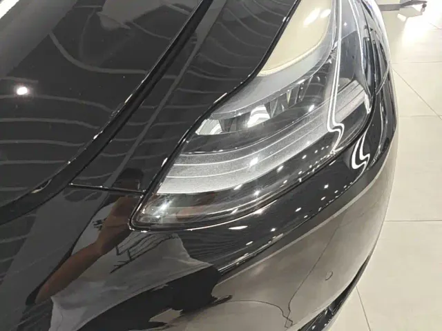 Tesla Model Y — Фото автомобиля 23