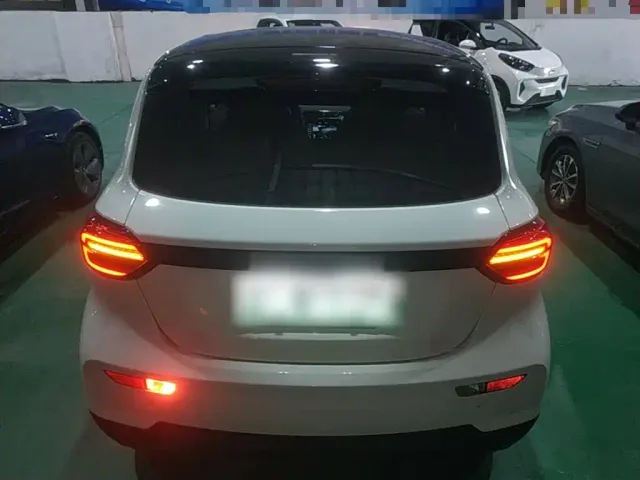 Leapmotor T03 — Фото автомобиля 5