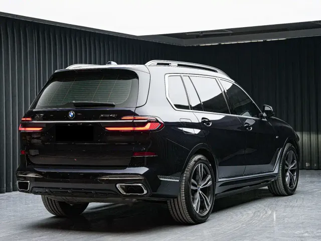 BMW X7 — Фото автомобиля 4