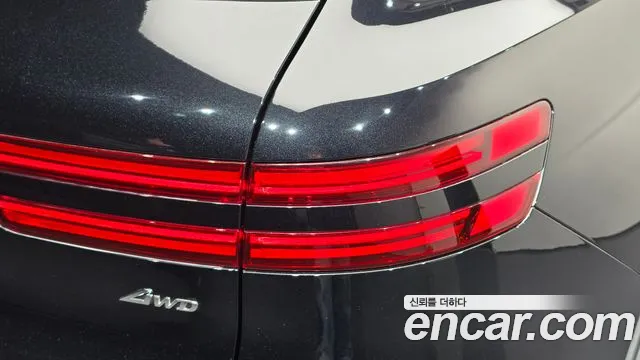Genesis GV70 — Фото автомобиля 8