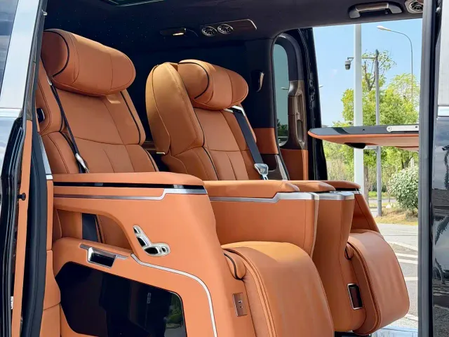 Mercedes-Benz V-Class — Фото автомобиля 12