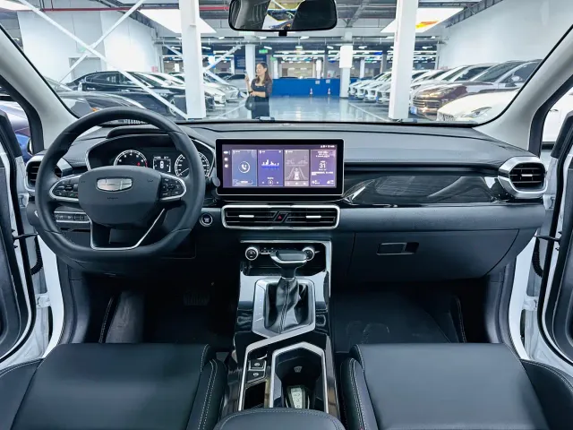 Geely Binyue — Фото автомобиля 6