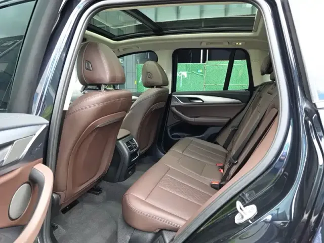 BMW iX3 — Фото автомобиля 7