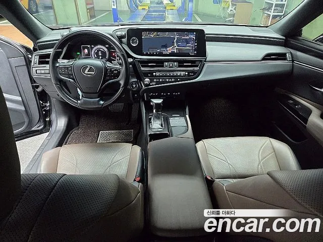 Lexus ES — Фото автомобиля 10