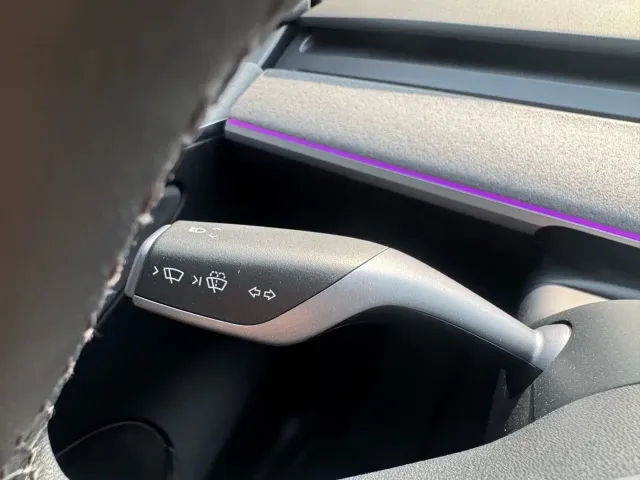 Tesla Model Y — Фото автомобиля 23