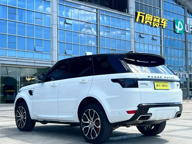 Land Rover Range Rover Sport — Фото автомобиля 6