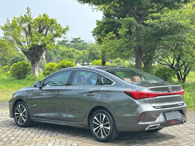 Changan Eado — Фото автомобиля 6