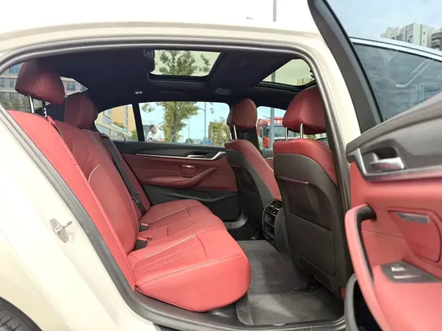 BMW 5 Series — Фото автомобиля 6