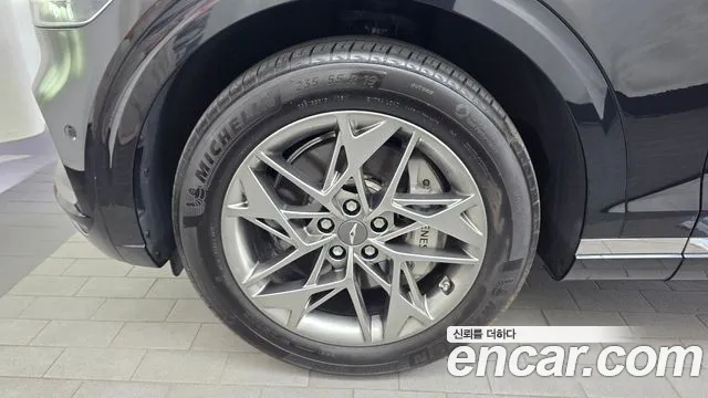 Genesis GV70 2.5T Бензин AWD — Фото автомобиля 4