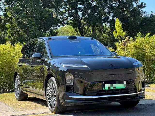 Nio ES8 — Фото автомобиля 3