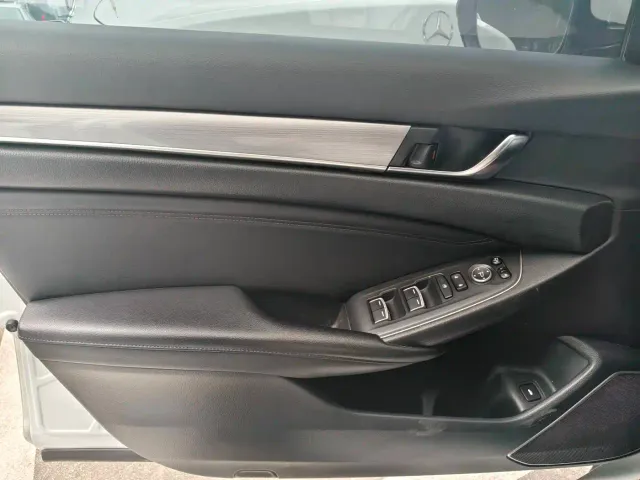 Honda Accord — Фото автомобиля 23