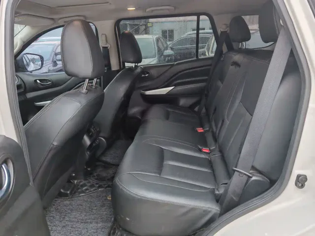Nissan Terra — Фото автомобиля 6