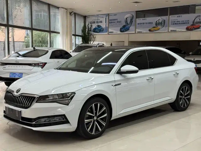 Фотография автомобиля — Skoda Superb