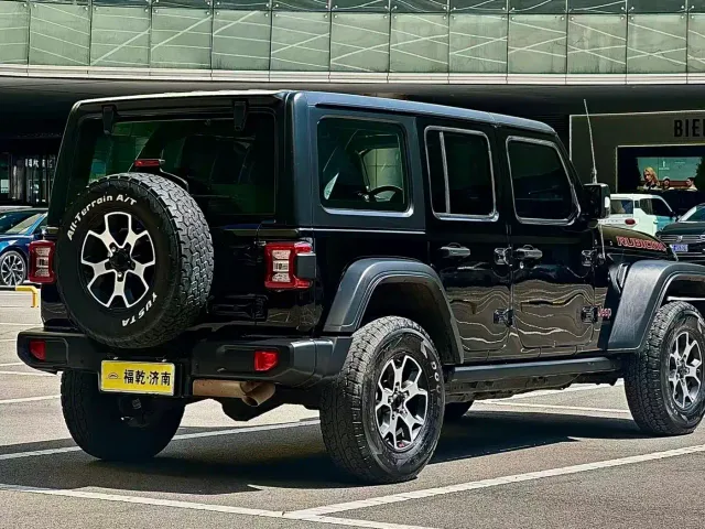 Jeep Wrangler — Фото автомобиля 5