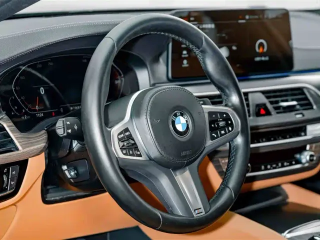 BMW 5 Series — Фото автомобиля 9