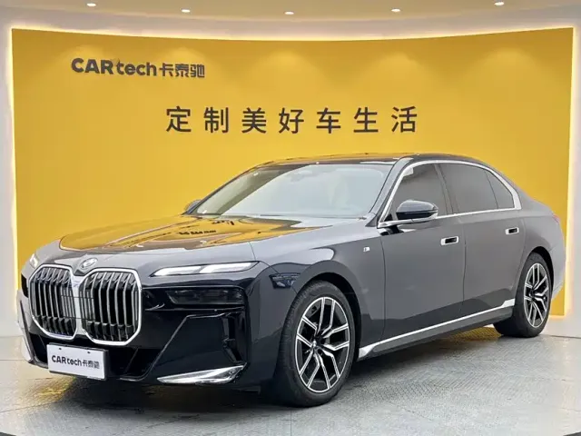 Фотография автомобиля — BMW 7 Series