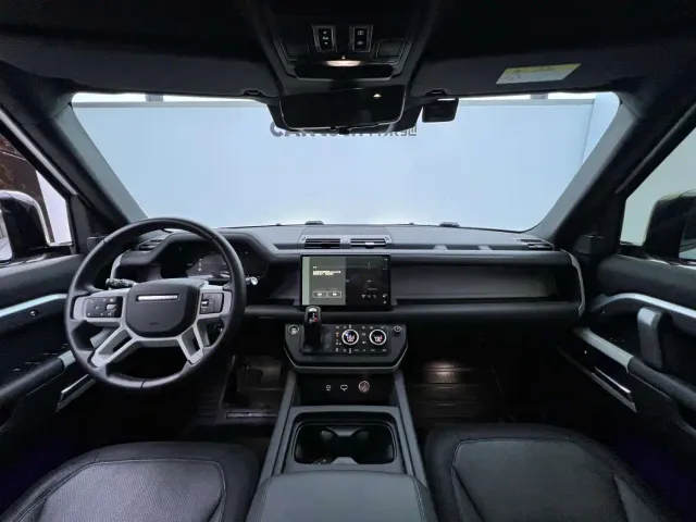 Land Rover Defender — Фото автомобиля 9