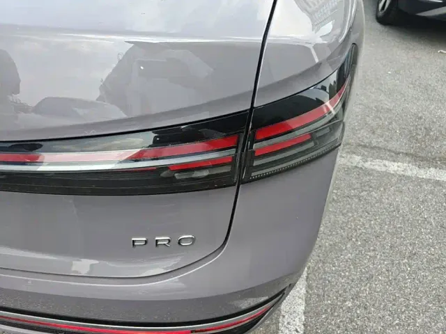 Volkswagen Passat — Фото автомобиля 7