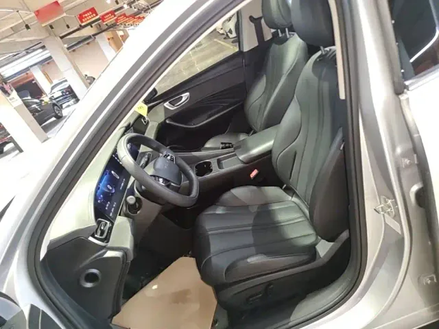 Roewe D7 — Фото автомобиля 14