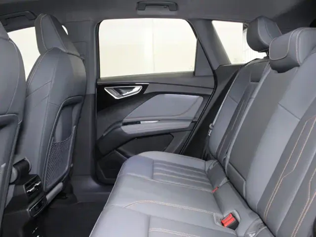 Audi Q4 e-tron — Фото автомобиля 8