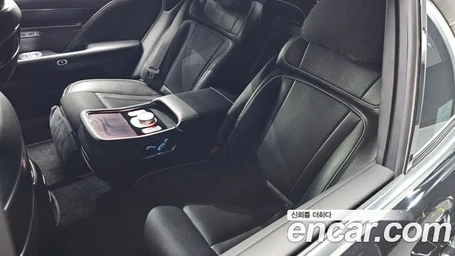 Genesis G90 Бензин 3.5 турбо AWD — Фото автомобиля 8